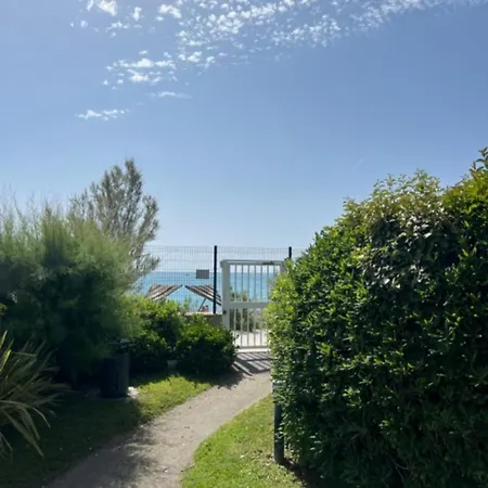 Charmant Studio Daire Villeneuve-Loubet