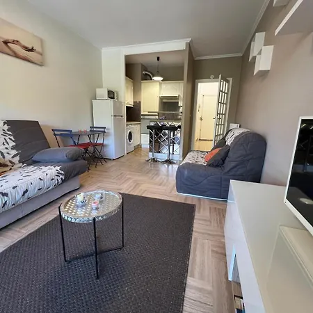 Apartment Charmant Studio