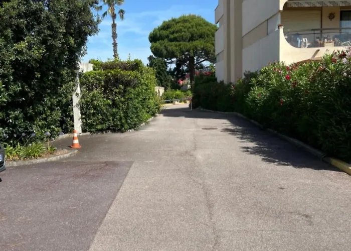 아파트 Charmant Studio